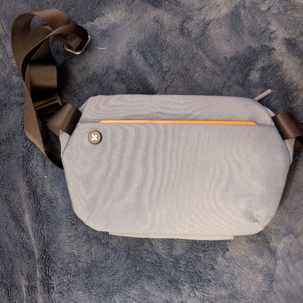 NWOT Mopak Wanderer Sling Backpack Fanny Pack Blue